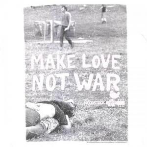 AMERICAN CLASSICS / "MAKE LOVE NOT WAR" T-Shirt