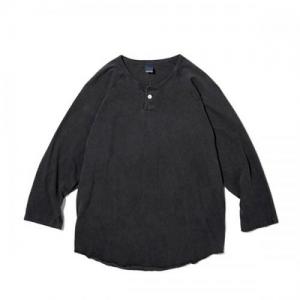 GOOD ON / One Button Baseball Tee